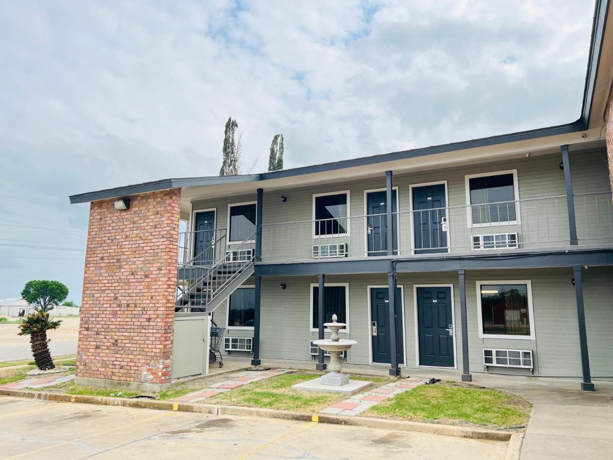 Coachway Inn Luling Exterior photo